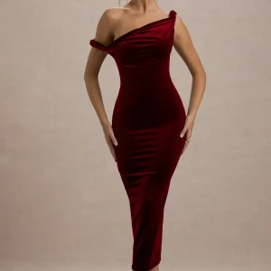 Carella | Robe mi-longue asymétrique torsadée en velours rouge cerise